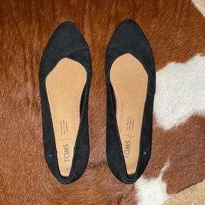 Black Tom’s flats women’s size 7